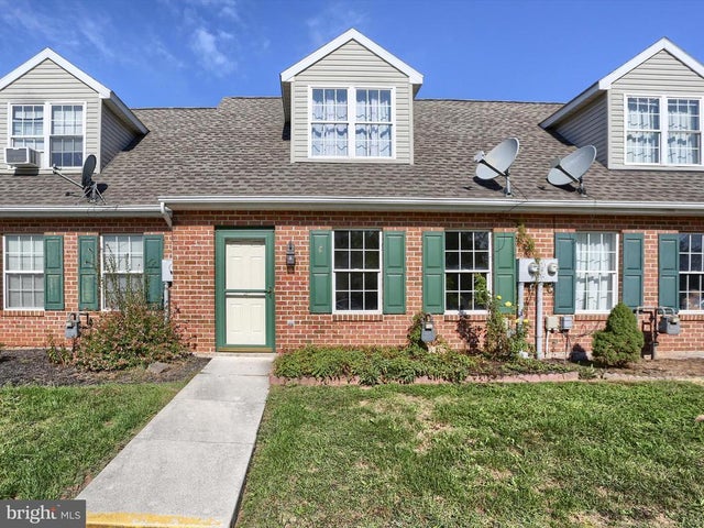 4 Oxford Ct, New Oxford