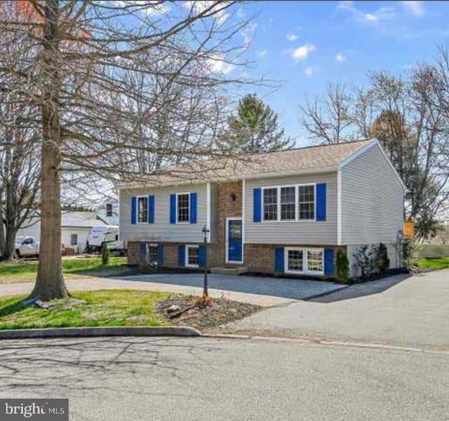 40 Sandy Ct, Hanover