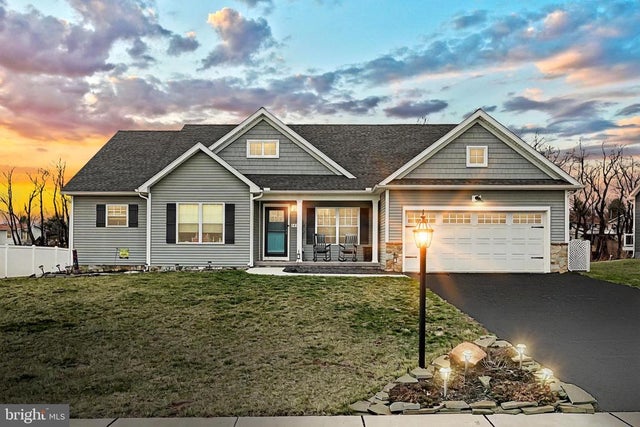 141 Oxford Blvd, New Oxford