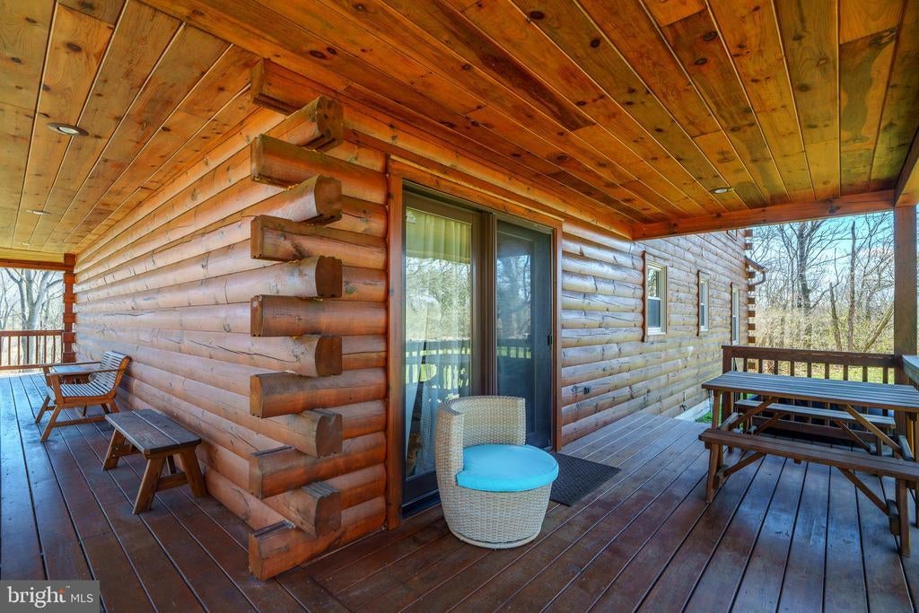 152 Justa Rd, WERNERSVILLE PA WERNERSVILLE Log Cabin Homes For Sale