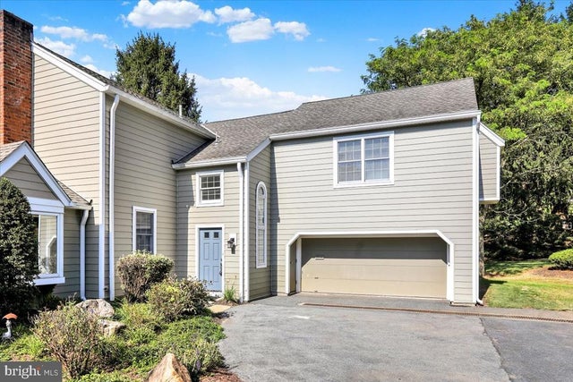 1914 Meadow Ln, Wyomissing