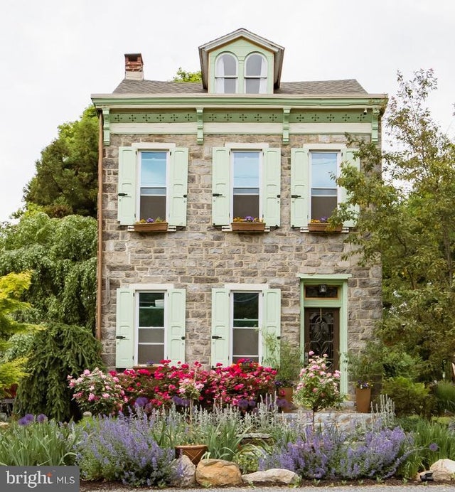 2571 Hill Rd, Reading