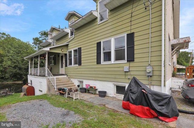 704 Mohrsville Rd, Shoemakersville