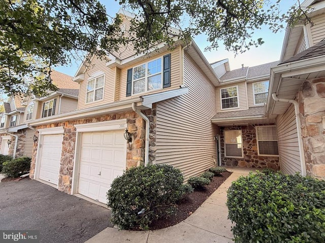 102 Country Ln, Morgantown