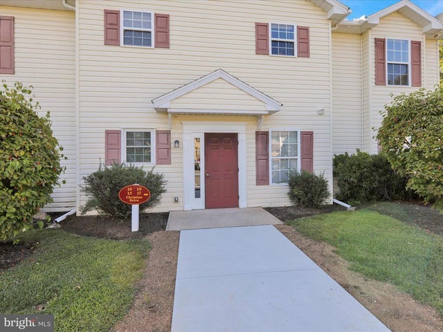 19 Christine Dr, Reading