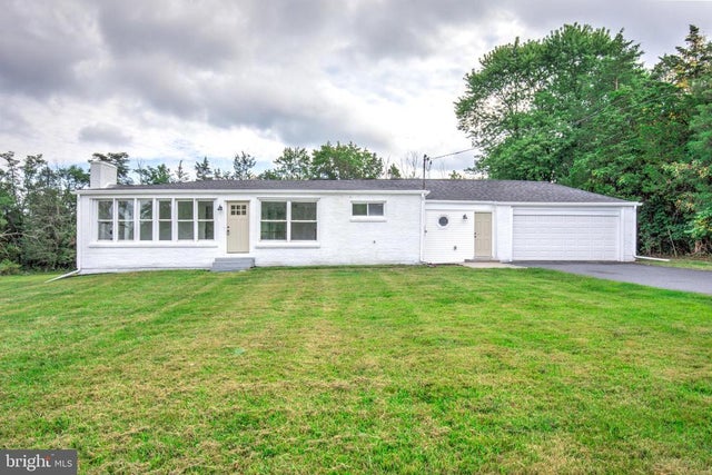 353 Douglass Dr, Douglassville