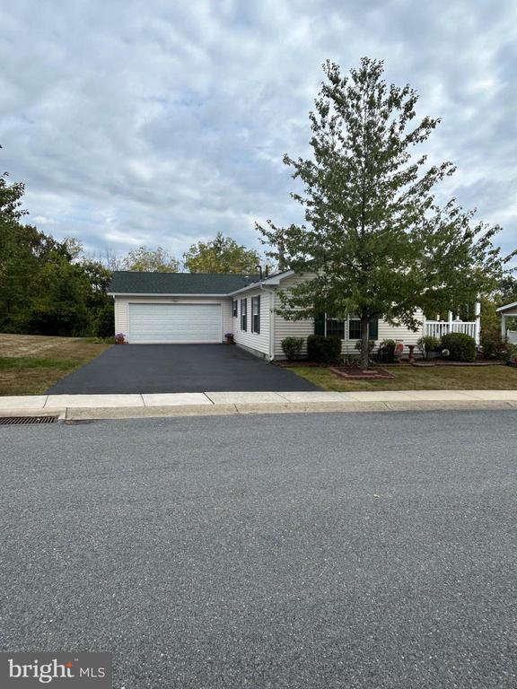 94 Random Rd, Douglassville