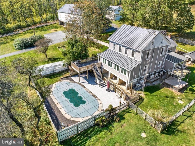 1530 Palisades Dr, Bernville