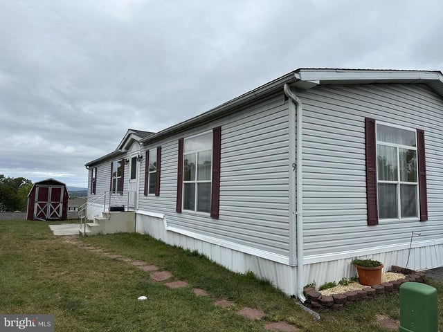 9 Mountain View Ln, Blandon