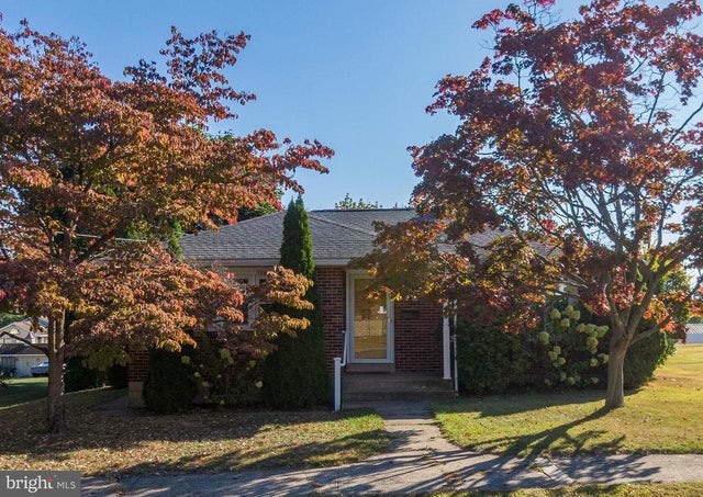 709 N 4th St, Hamburg