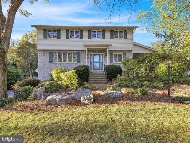 13 Leland Ave, Reading