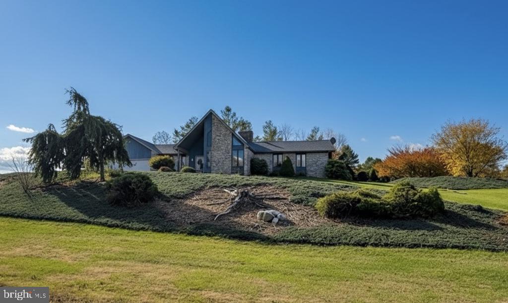 1064 Mahlon Dr, LEESPORT