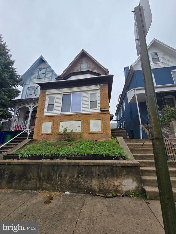 551 N 11th St, Reading