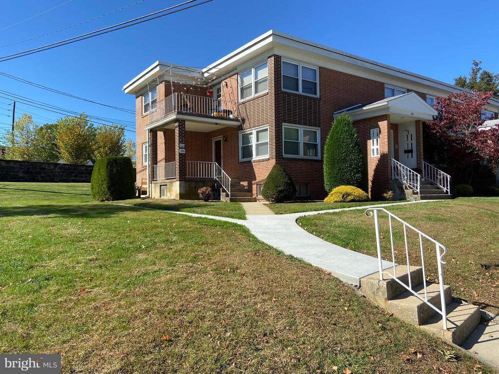106 Gretchen Dr, READING