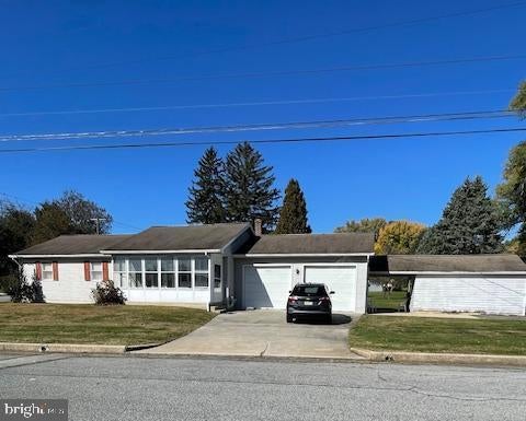 1355 Liggett Ave, READING