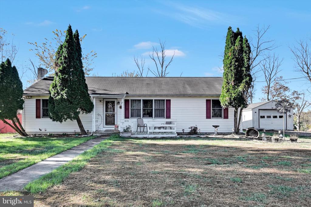 601 W 37th St, READING