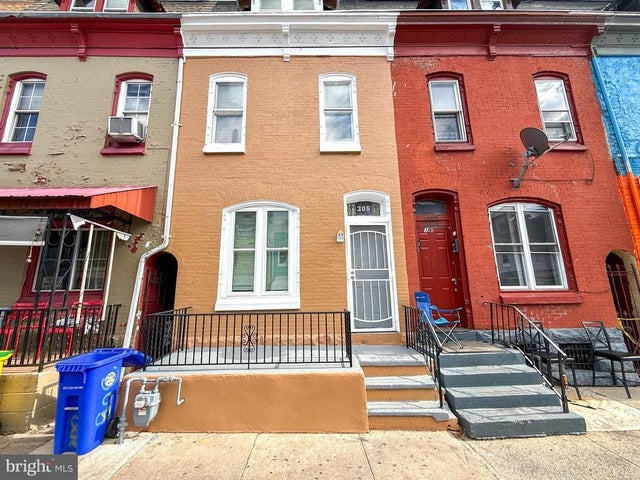 305 N Front St, Reading