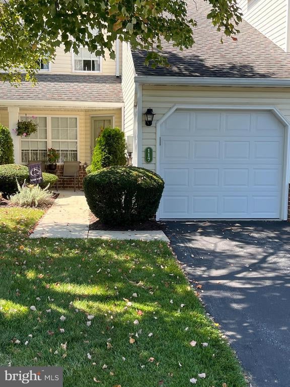 117 Hickory Ln, READING