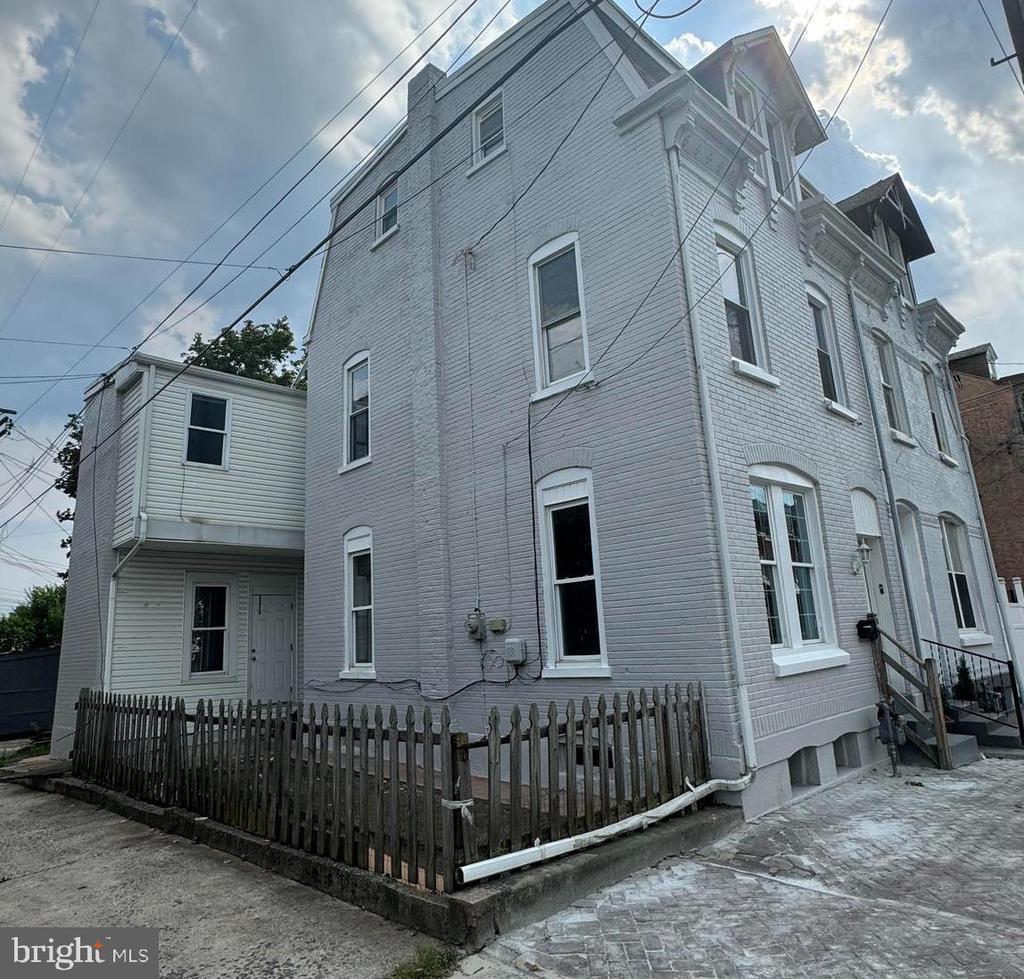 532 Windsor St, READING