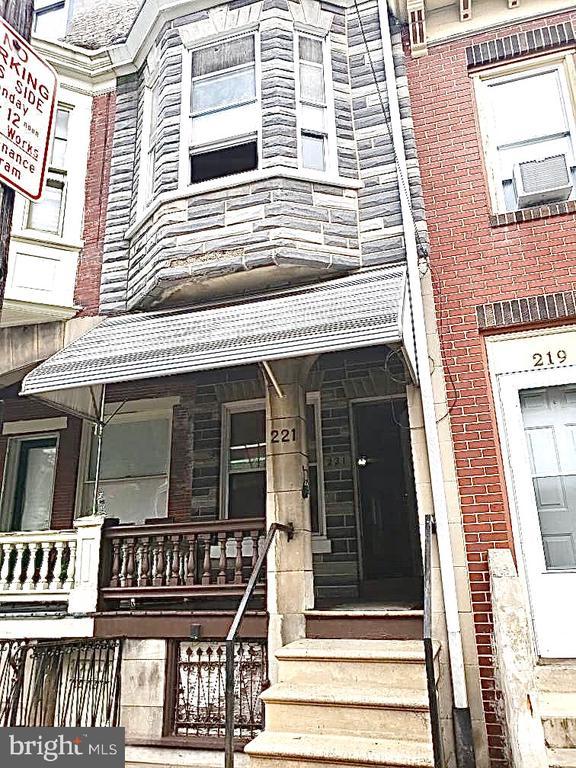 221 N 11th St, Reading