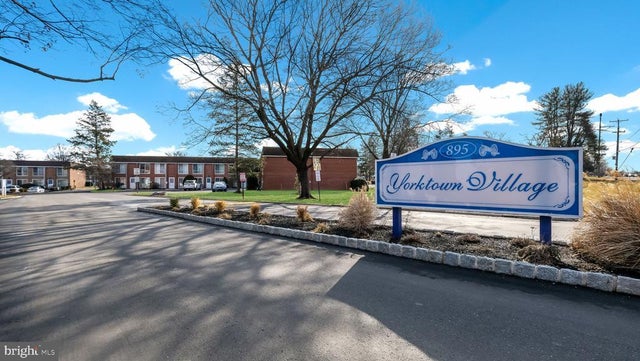 408 Brandywine Ct, Warminster