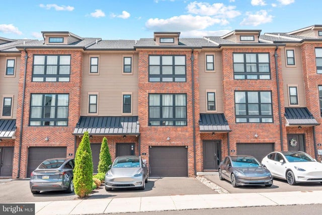 8 Sienna Pl, Feasterville Trevose