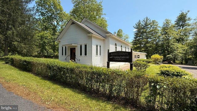 1142 Apple Rd, Quakertown