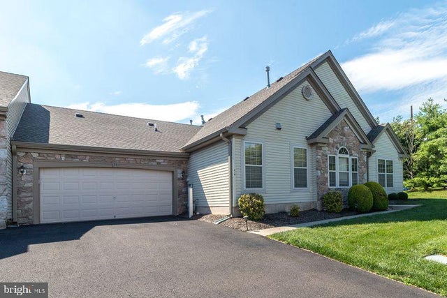 54 Legacy Oaks Dr, Richboro