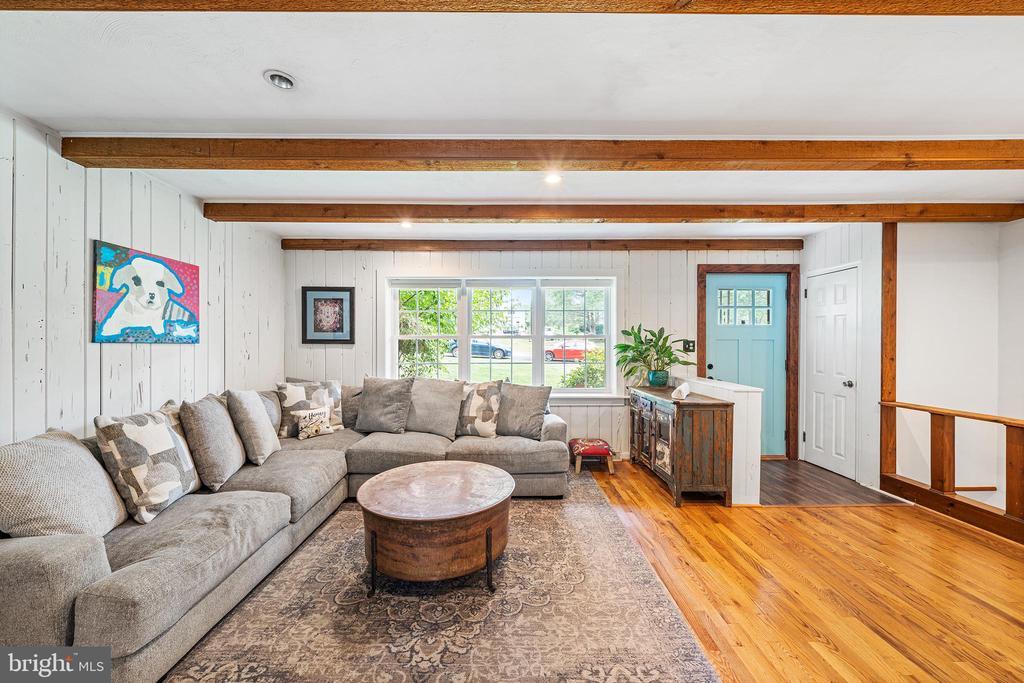 74 Sunset Dr, NEW HOPE