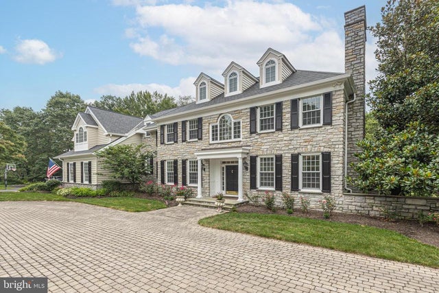 14 Old Cabin Rd, Newtown