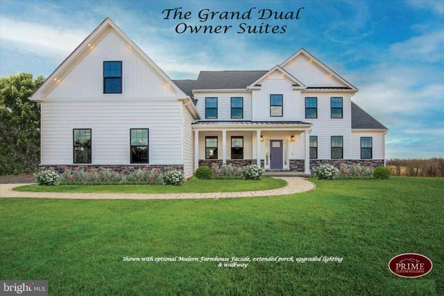 295 E Dark Hollow Rd, Pipersville