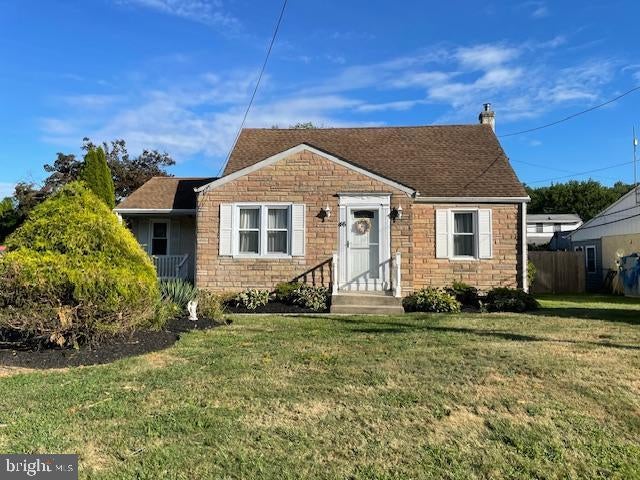 46 Moon Dr, Levittown
