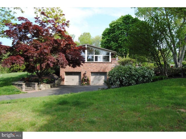 6 Rolling Hills Dr, Southampton