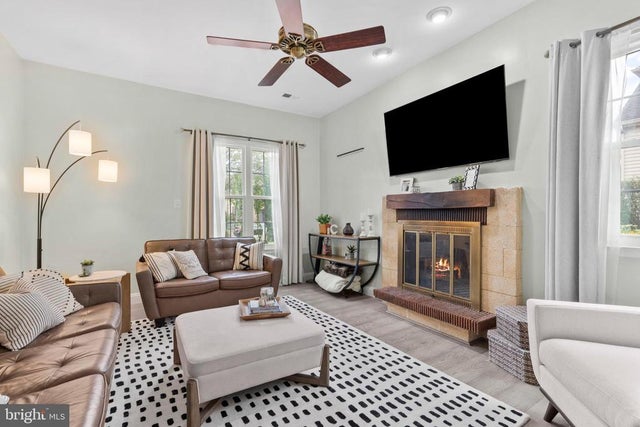 221 Parkview Way, Newtown