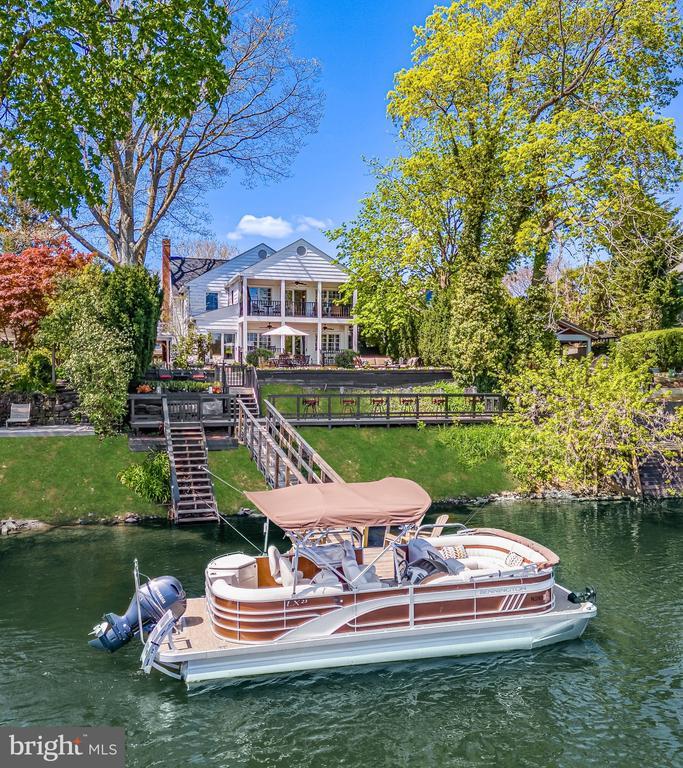 64 N Main St, NEW HOPE