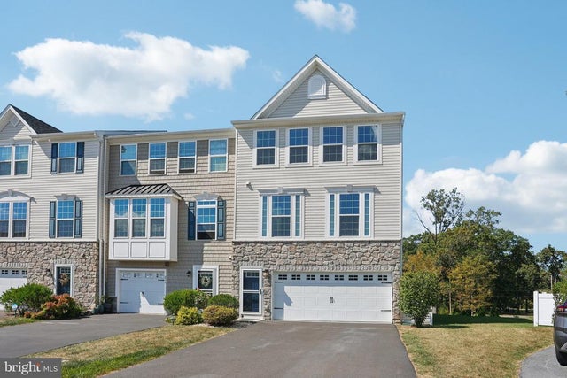 221 Laurel Ln, Perkasie