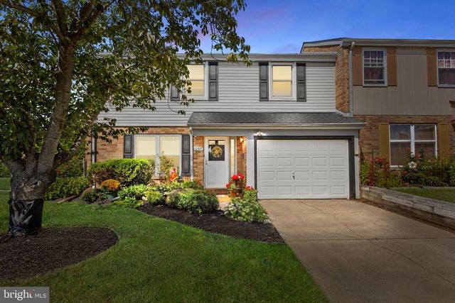 6257 Nathan Hale Ct, Bensalem