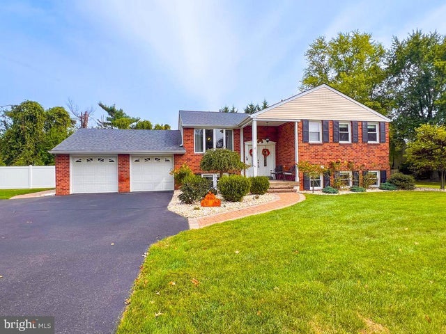 55 Mount Pleasant Dr, Southampton