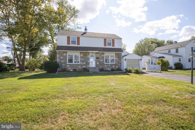 1130 Victoria Rd, Warminster