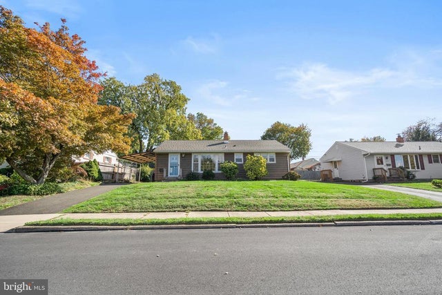 423 Barclay Ave, Morrisville