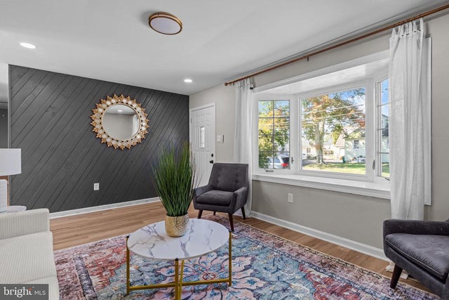 819 Central Ave, Croydon