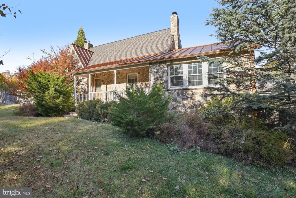 3583 County Line Rd, CHALFONT