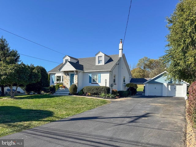 117 Maple Ave, Southampton