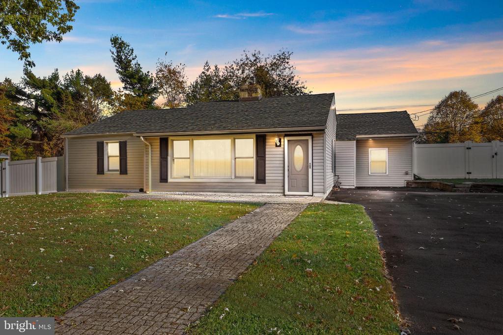 11 Hilltop Rd, FEASTERVILLE TREVOSE