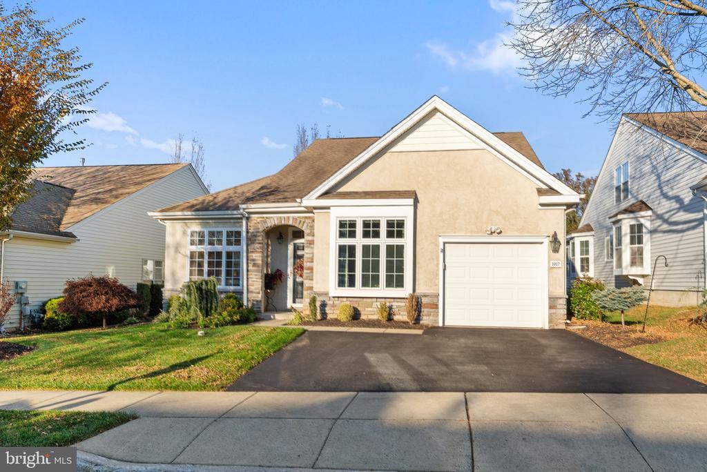 1017 Conway Ct, WARWICK