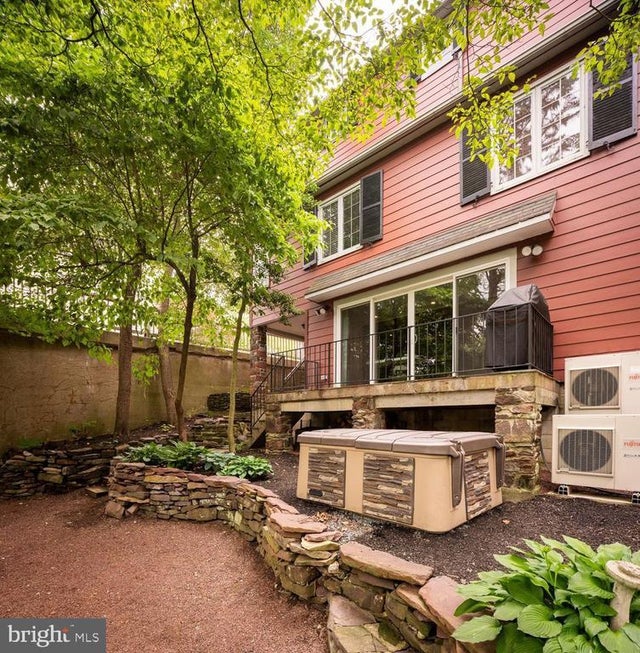 58 W Mechanic St, New Hope