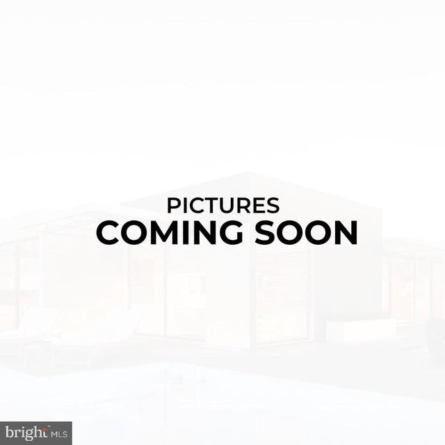 923 Hunt Dr, Yardley