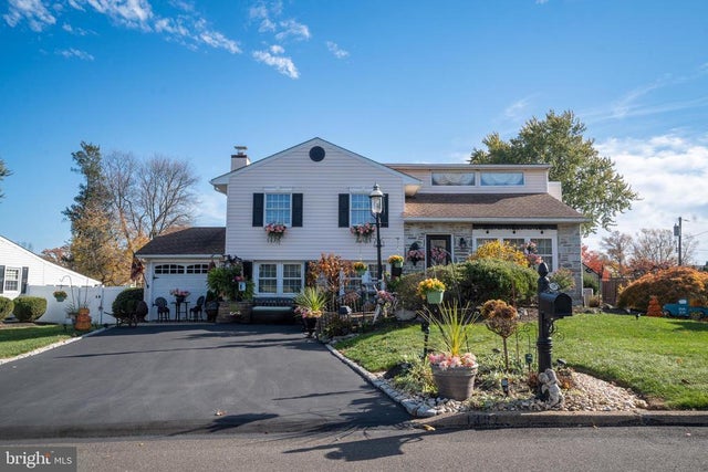 1397 Dennis Rd, Southampton