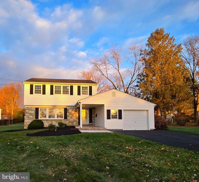 1070 Decker Ln, Warminster