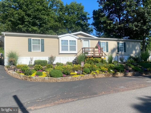 6 Dogwood, Quakertown